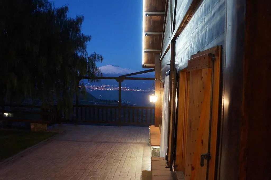 Dom wakacyjny Willa Balcone Sull'Etna Casa Biondi Centuripe Włochy